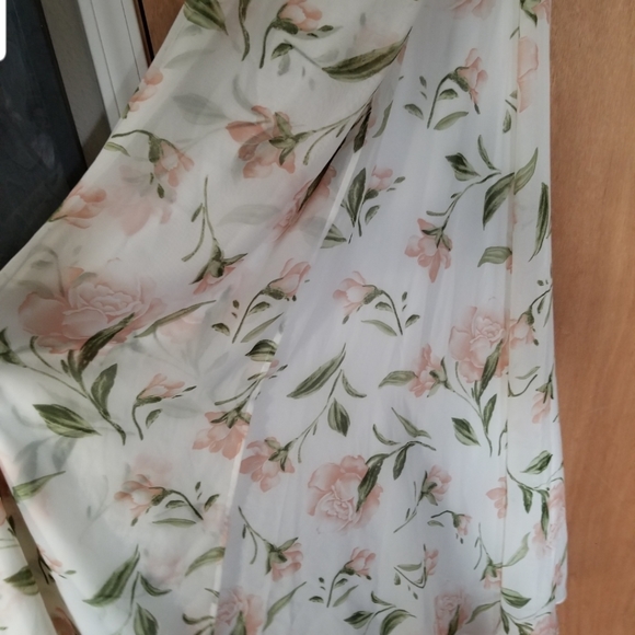 Lulu's white floral maxi, tie shoulder - Picture 2 of 4